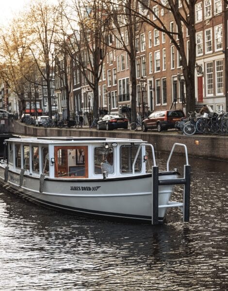 Prive boot huren grachten Amsterdam kleine groep